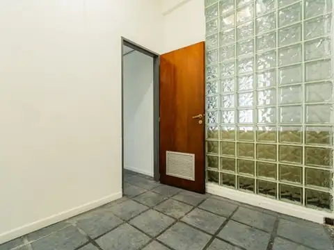 Local en Alquiler en Villa Real, $ 990.000