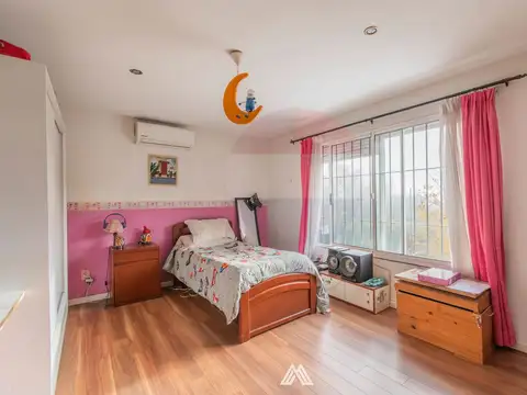 Se VENDE CASA 4 DORMITORIOS EN COLON