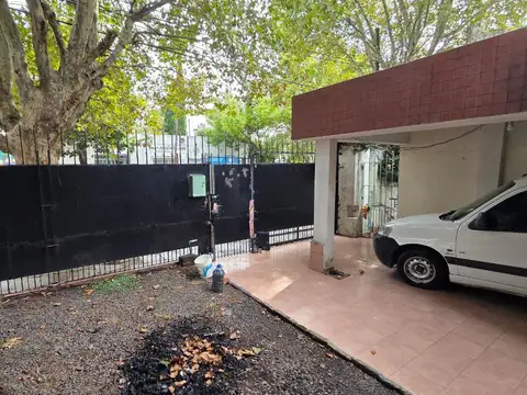 Amplio ph al frente tipo casa totalmente independiente de 4 amb con patio, cochera y terraza. Apto credito. Excelente ubicacion: Juncal 235, Temperley