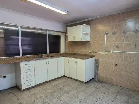 VENTA OFICINAS 2 PISOS 7 COCHERAS DEPÓSITO ALMAGRO