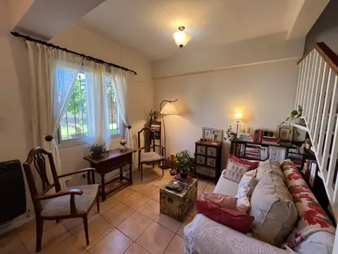 Departamento 8 ambientes con 2 baños