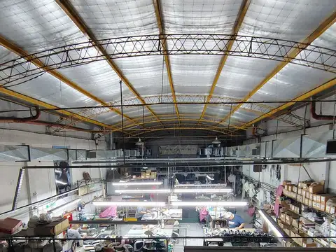 Venta Excelente Galpón Establecimiento Industrial