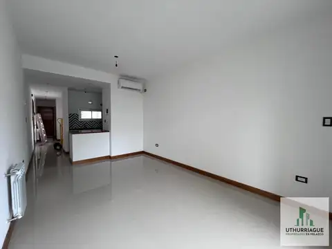 Avenida 19 entre 48 y 49 N 930
