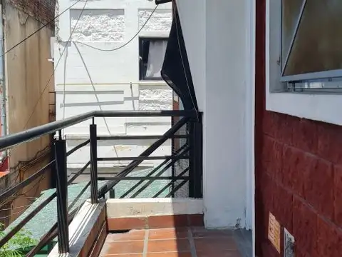 Depto Tipo Casa 2 ambientes con 1 baño