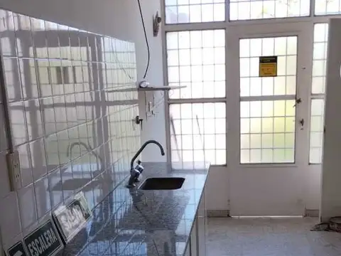 Local en Venta en Los Hornos, USD 90.000