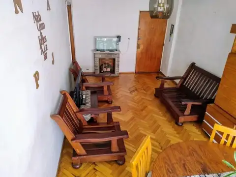 Av Luis Saenz Peña 1100, Piso 4