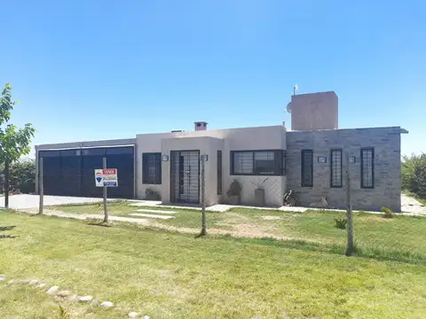 Casa 3 ambientes con 1 baño