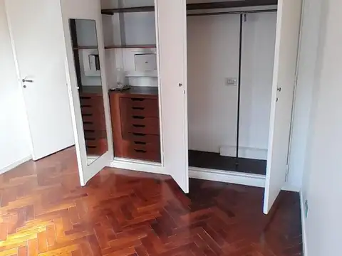 Colegiales - Av. Federico Lacroze y Gral. Enrique Martinez, 3 amb   dependencia.