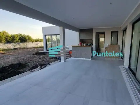 Casa en una planta en Barrio Lagos de Canning a estrenar