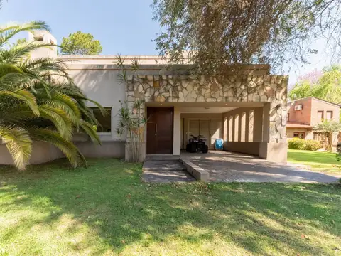 Casa moderna en Country Ubajay
