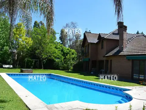 Casa en Venta con 1 cochera