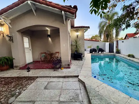 Casa en venta Ciudad Jardin ubicada sobre libertad esquina Torrelday