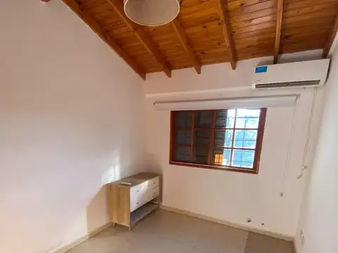 Duplex 3 ambientes con patio y cochera