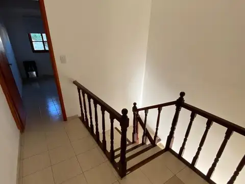 Casa en Alquiler con 1 cochera