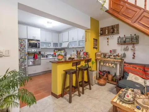 Casa 5 ambientes con 2 baños