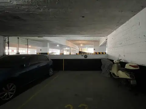 Alquiler Cochera Edificio Cosmos Portón eléctrico