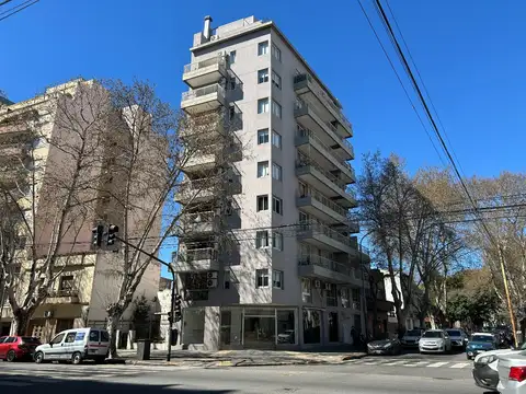 LOCALES - EN ESQUINA - PARQUE CHAS, CAPITAL FEDERAL