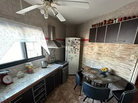 Casa 5 ambientes con 1 baño