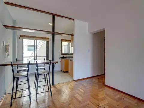 Departamento en Venta Con balcón Luminoso en Villa Crespo