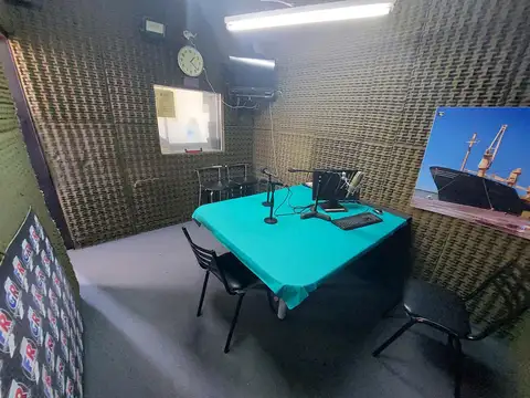 Oficina en venta en la Galeria del Paseo con dos cocheras y baulera