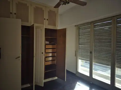 Departamento 7 ambientes con 2 baños