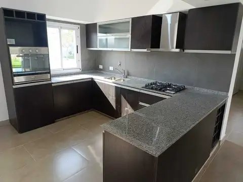 Casa  en Venta en Santa Emilia, Pilar del Este, Pilar
