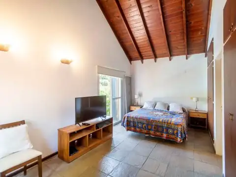 Venta Casa Barrio el Portillo Piscina Chimenea
