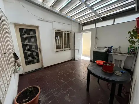 Depto Tipo Casa 6 ambientes con 2 baños