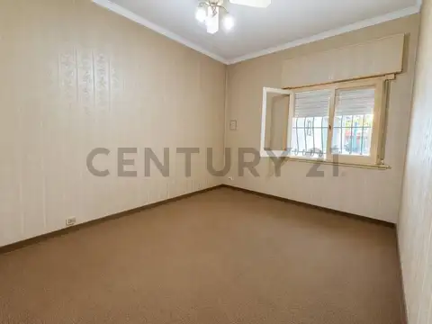 Casa en Alquiler con 1 cochera