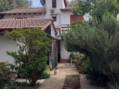 Casa en venta - 4 Dormitorios 2 Baños - Cochera - 137Mts2 - Santa Teresita