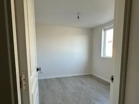 Strobel e/ Charlone y Avenida Feliz U. Camet al 3500