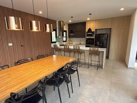 Casa en Alquiler en Terralagos, USD 3.500