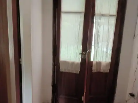 ALQUILER CASA EN BARRIO ROBERTO DE VIZENZO