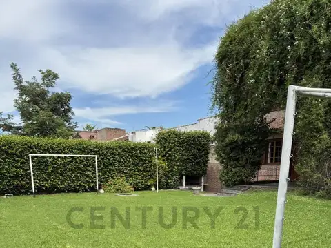 Casa en Venta con 2 cocheras