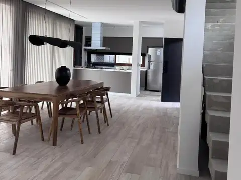 Casa en Alquiler de 3 dormitorios