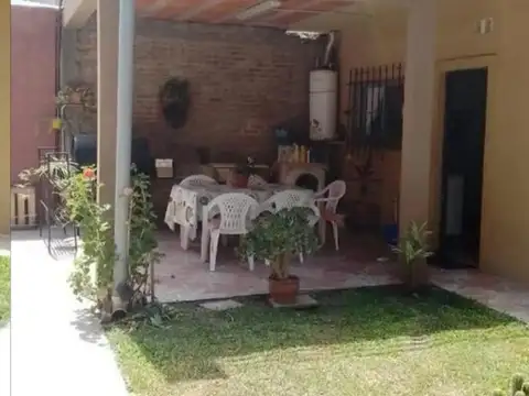 CASA EN VENTA EN  BARRIO ROBERTO DE VICENZO GRANDE