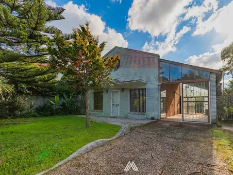 Venta, casa tres dormitorios en Atlántida
