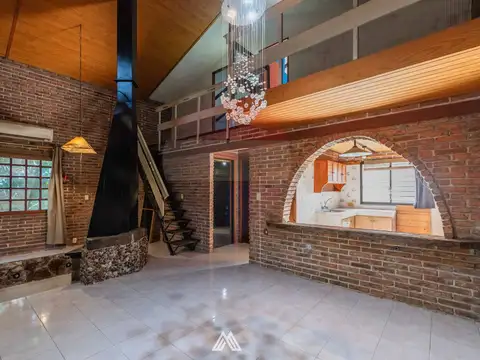 Casa 5 ambientes con 1 baño