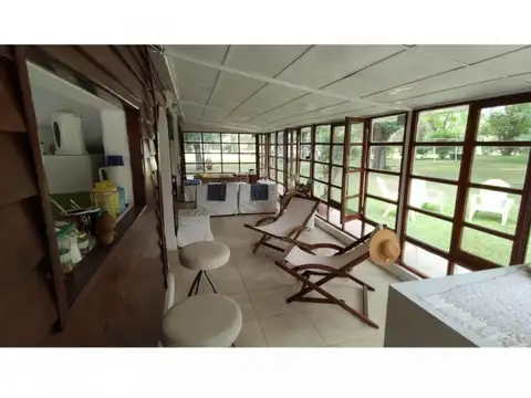 Casa 10 ambientes con 3 baños