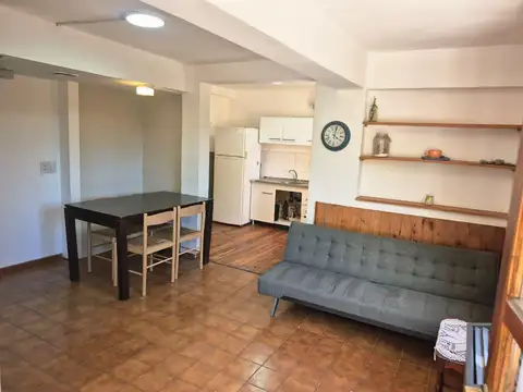 Depto Tipo Casa en Alquiler de 2 dormitorios
