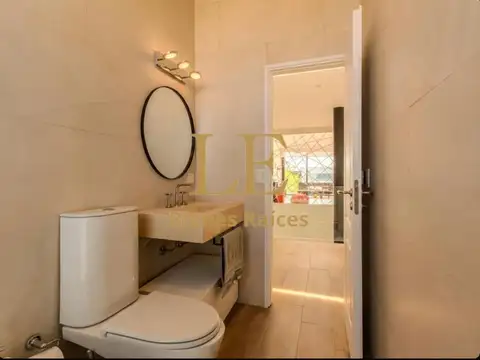 Casa en Venta con 5 cocheras