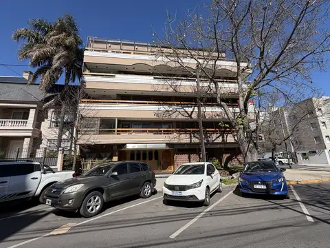 DEPTO 6 AMBIENTES CON COCHERA DOBLE MAS DEPENDENCIA