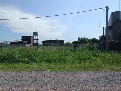 LOTE EN VENTA EN FUNES TOWN. ALAMBRADO PERIMETRAL