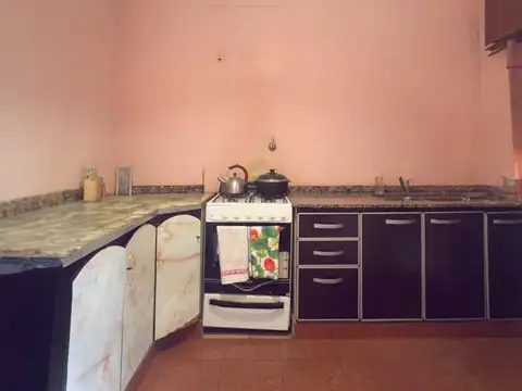 Casa 3 ambientes con 1 baño