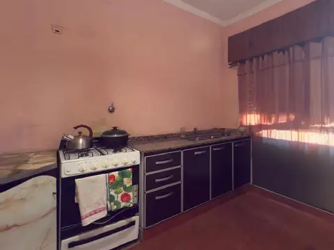 Casa en Alquiler con 3 cocheras