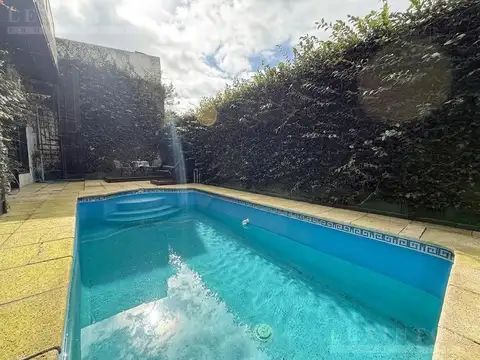 Venta Casa 3/4 dormitorios Terraza Piscina Cochera Villa Martelli