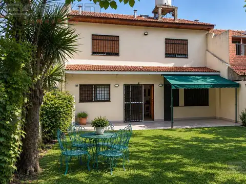 Casa 5 ambientes con 3 baños