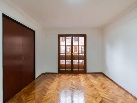 Maipú 63. San Isidro.