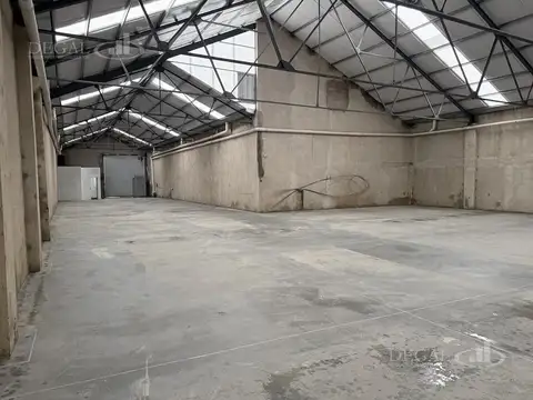 Galpon en Venta 46  mts Fondo