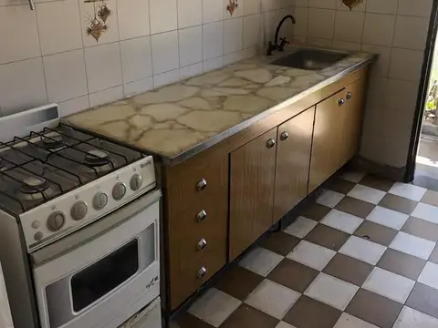 CASA EN VENTA  - Castelar